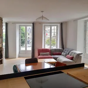 75m2 Plein Centre Face A La Mairie Appartement Morlaix